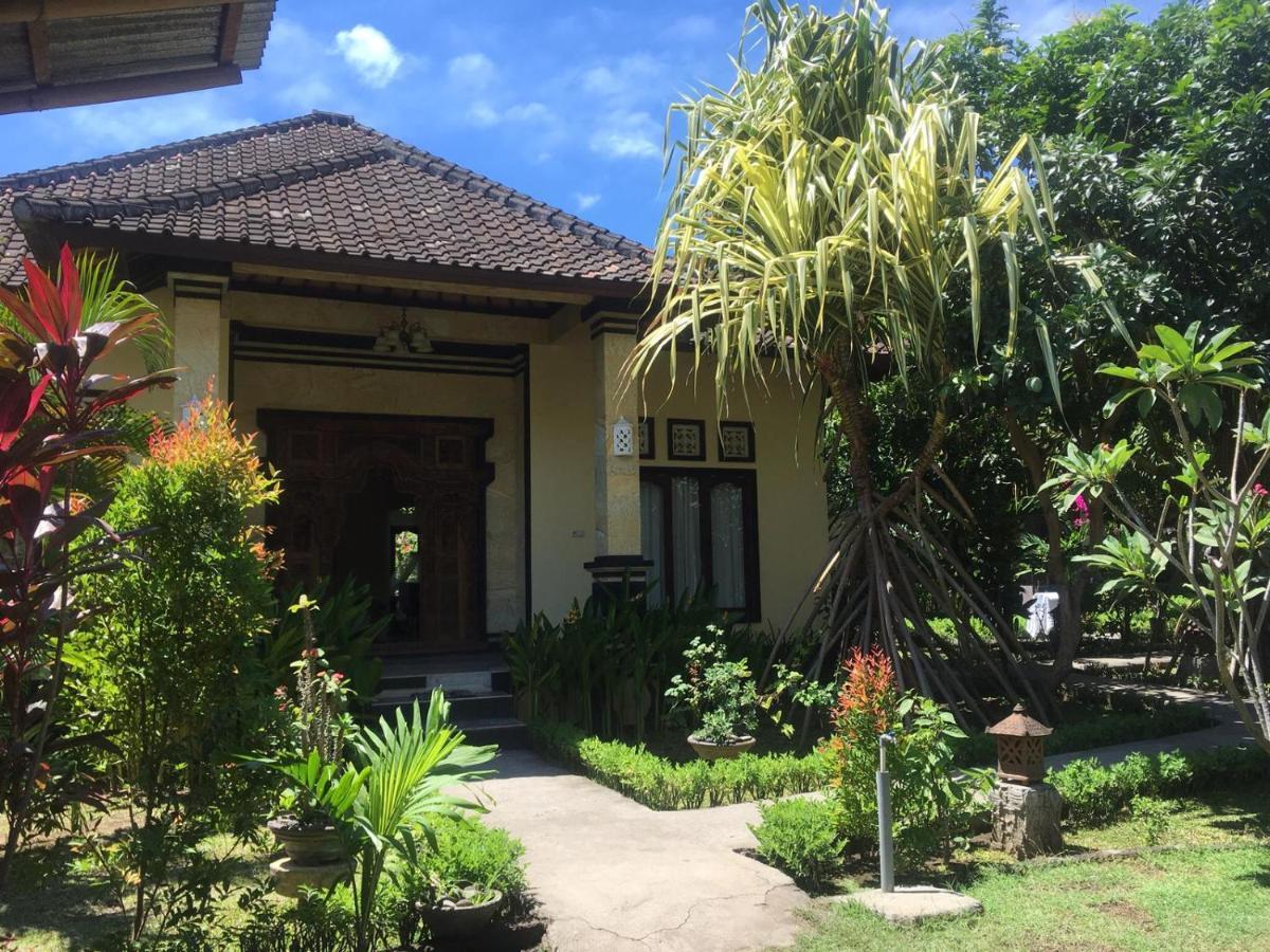 Kirana Homestay Amed Exterior foto