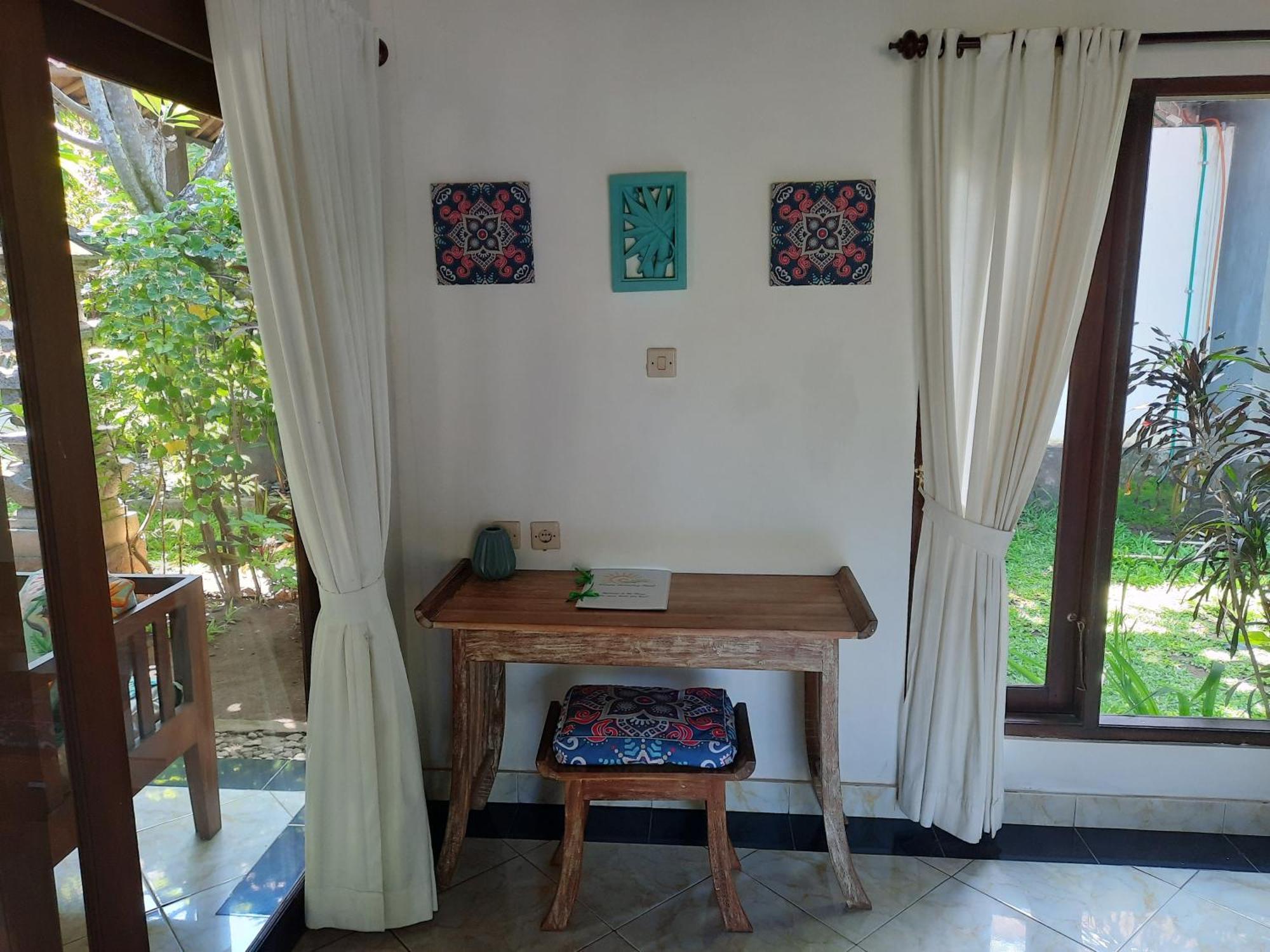 Kirana Homestay Amed Exterior foto