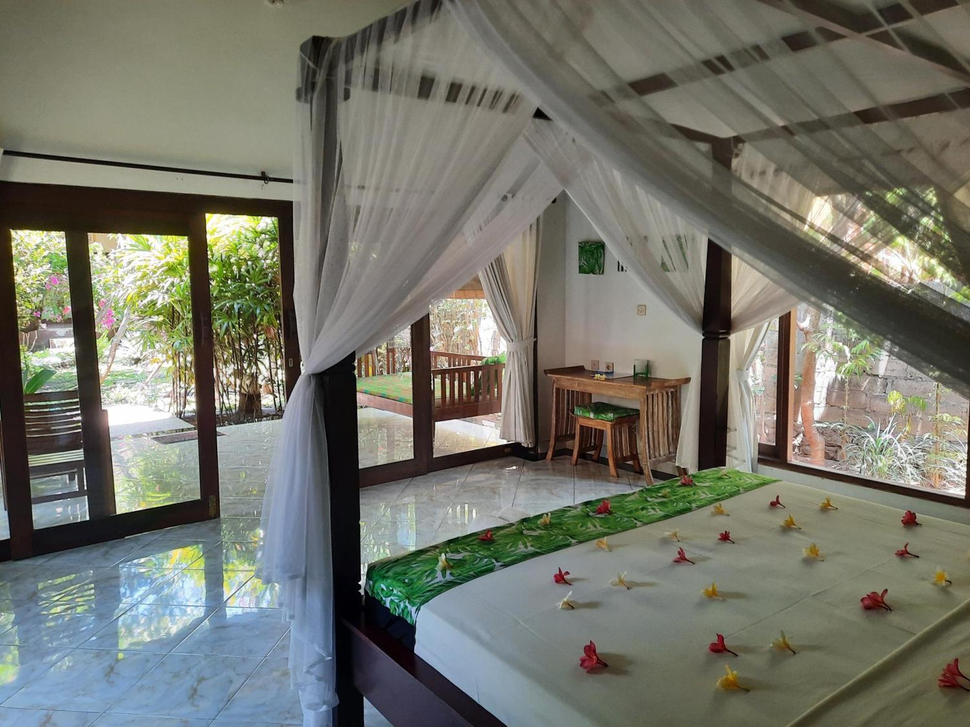 Kirana Homestay Amed Exterior foto