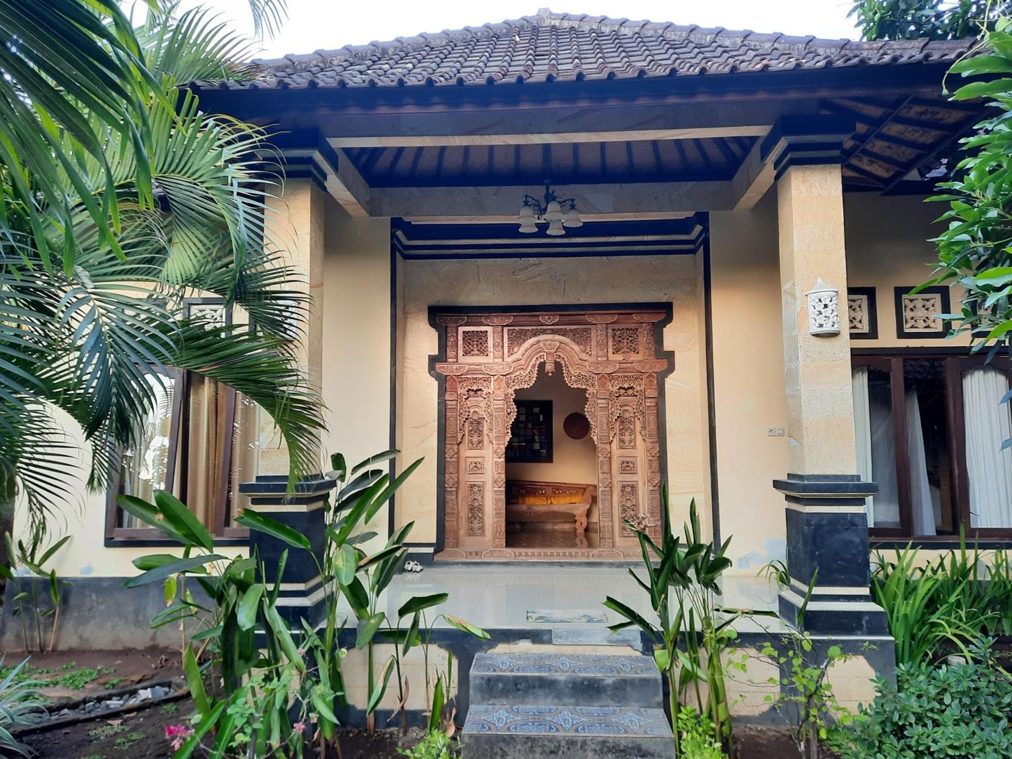 Kirana Homestay Amed Exterior foto