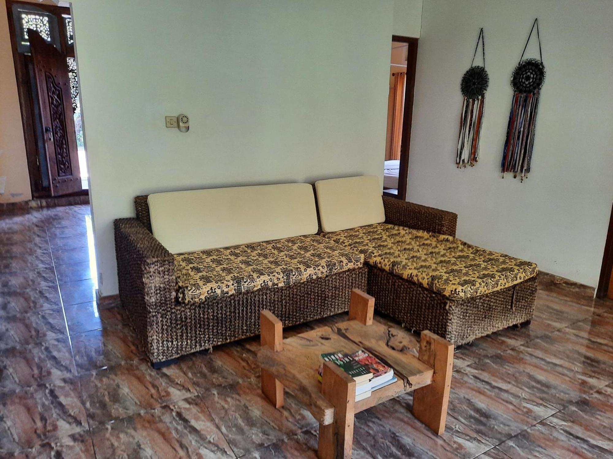 Kirana Homestay Amed Exterior foto