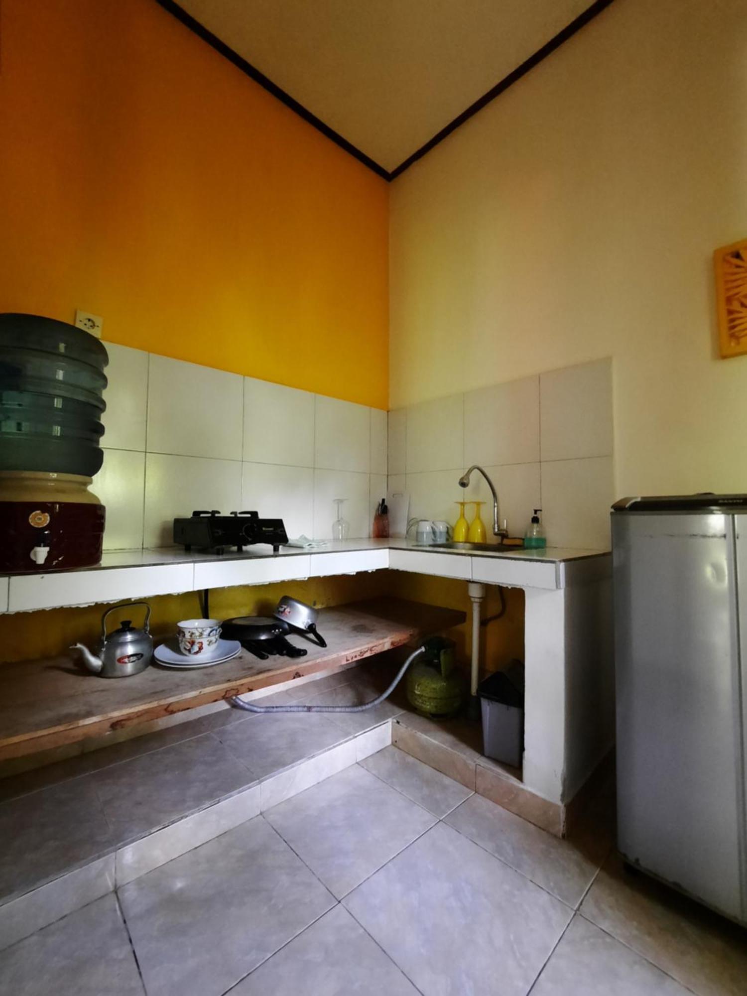 Kirana Homestay Amed Exterior foto