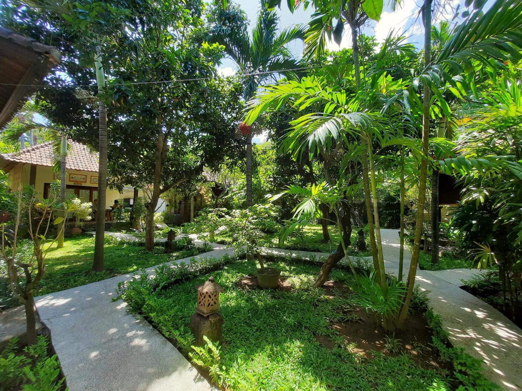 Kirana Homestay Amed Exterior foto