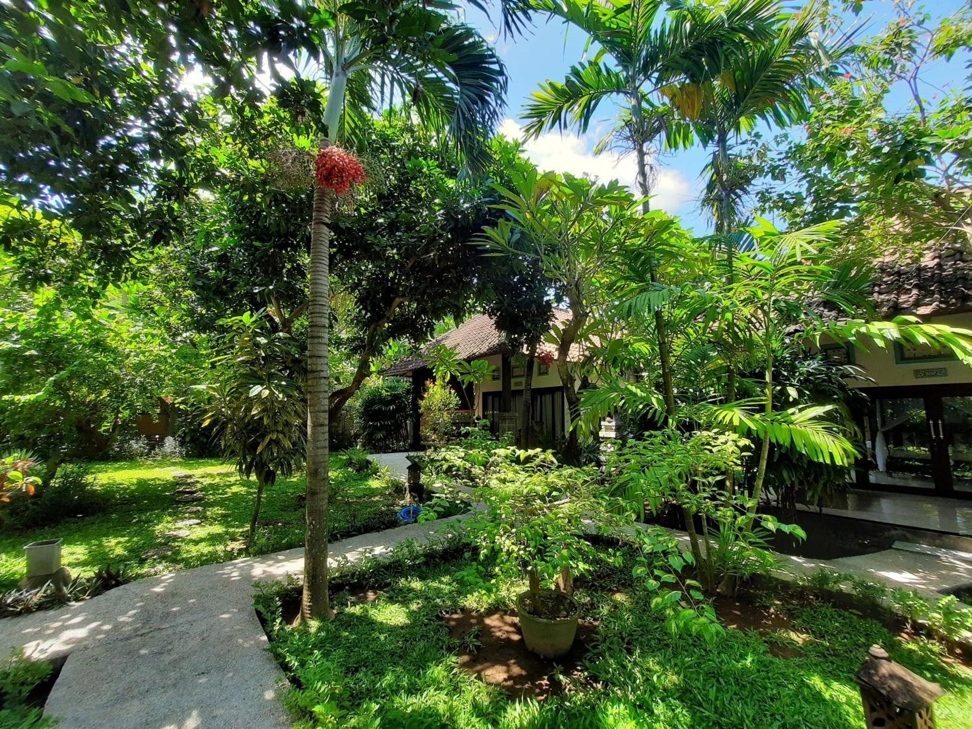 Kirana Homestay Amed Exterior foto