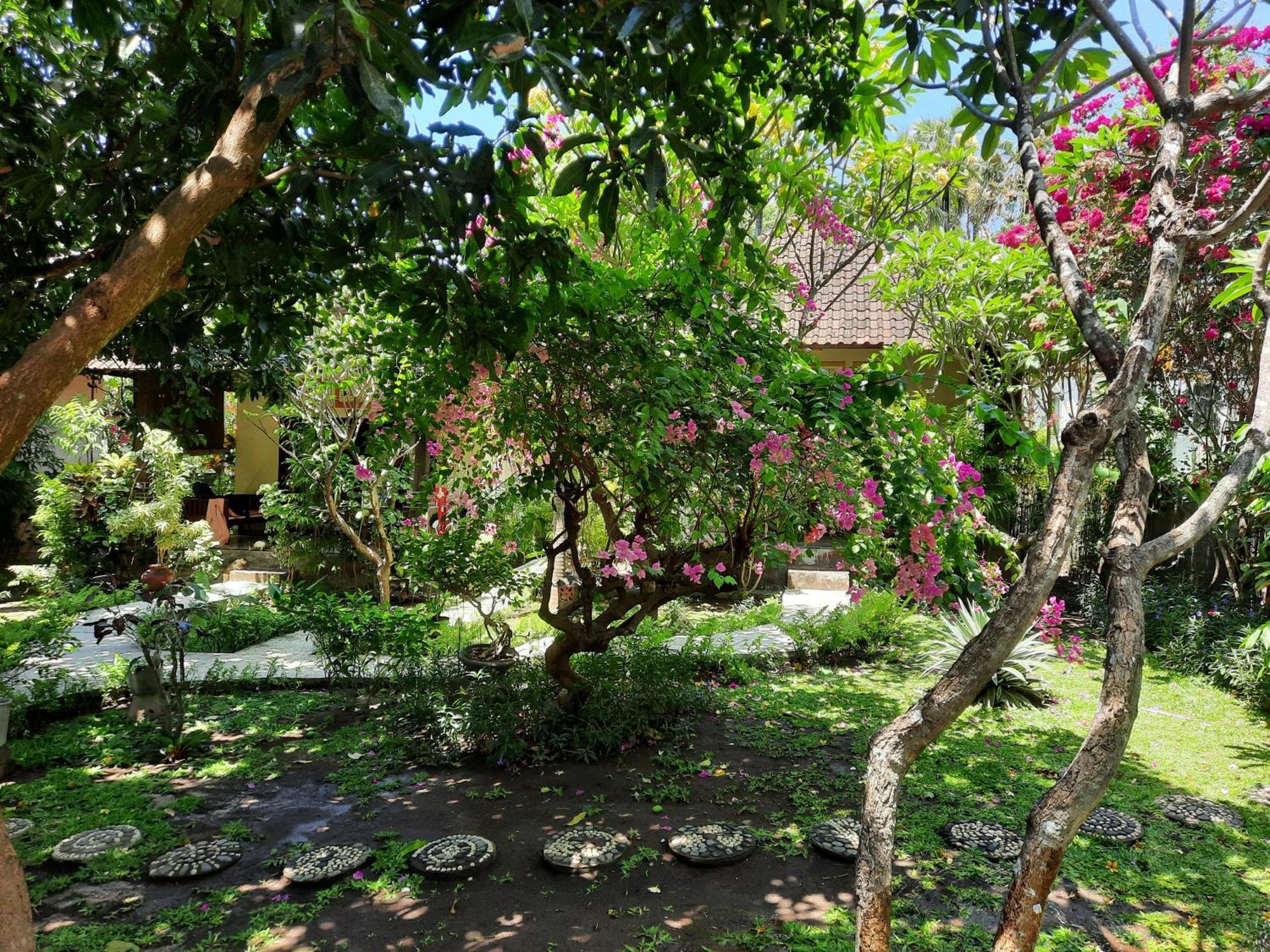 Kirana Homestay Amed Exterior foto