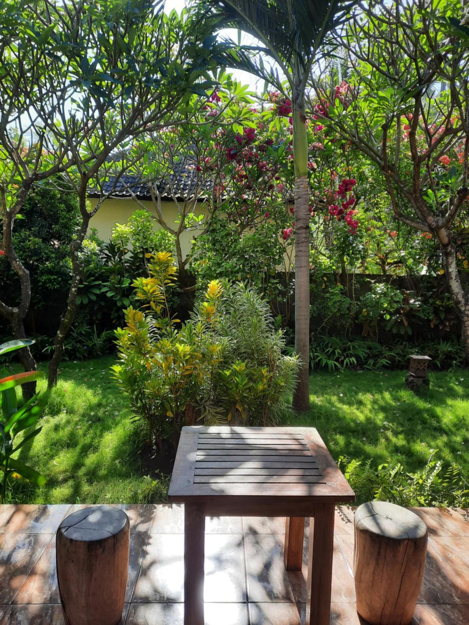 Kirana Homestay Amed Exterior foto